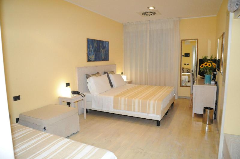 Hotel Chiaraluna - Oda