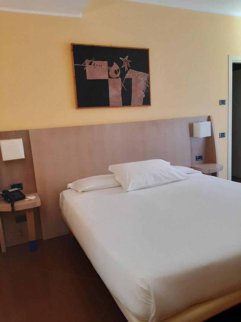 Hotel Chiaraluna - Oda