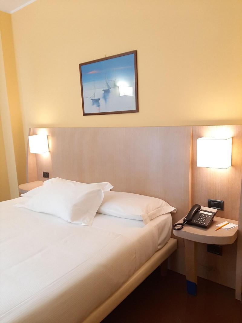 Hotel Chiaraluna - Oda