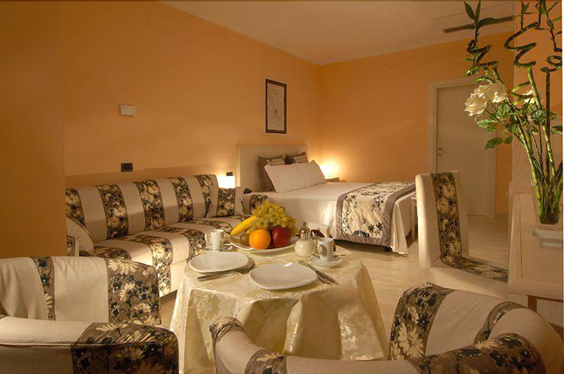 Hotel Chiaraluna - Oda