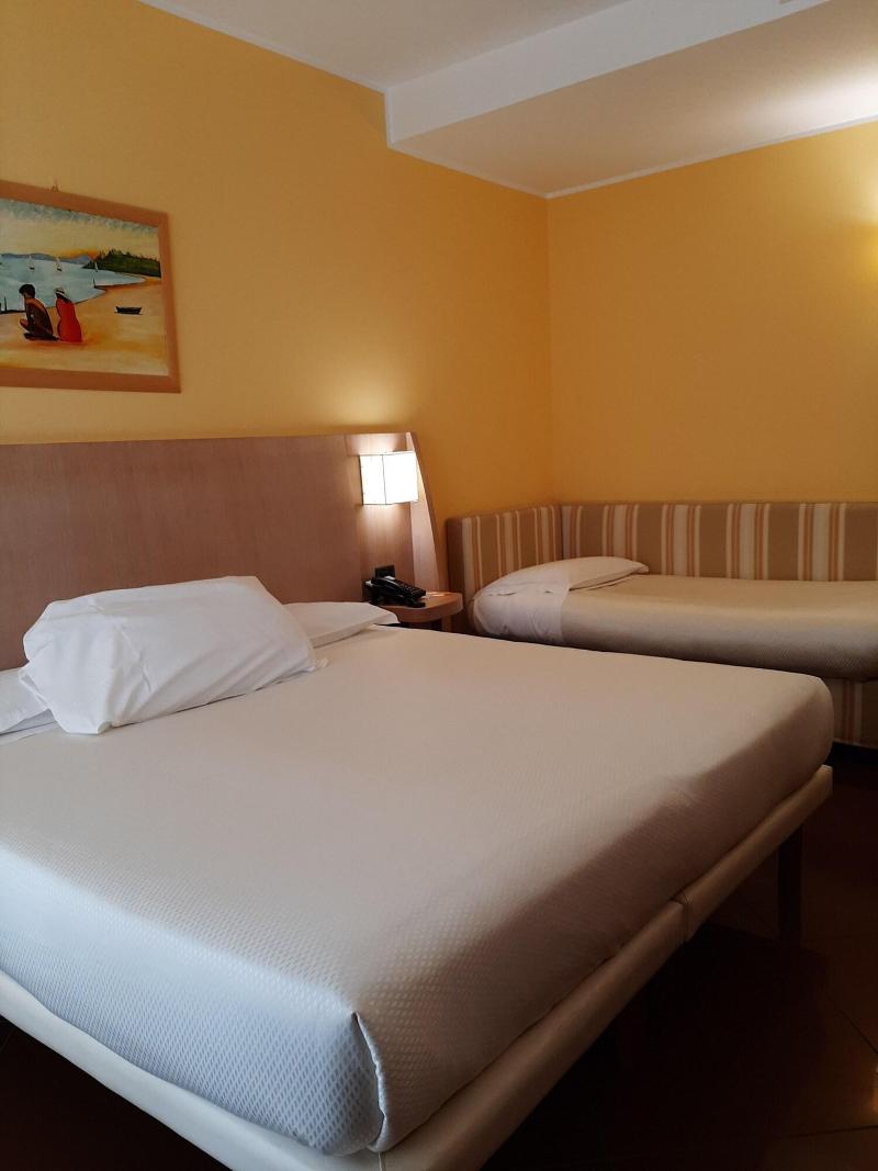Hotel Chiaraluna - Oda