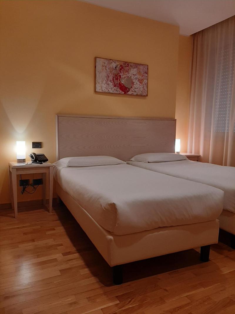 Hotel Chiaraluna - Oda