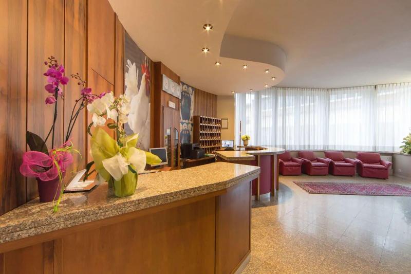Delta Hotel - Lobi