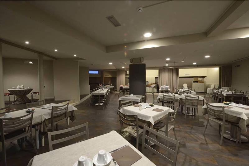 Delta Hotel - Restoran