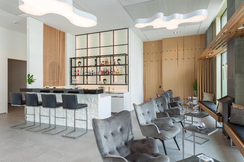 Centurion Swiss Quality Towerhotel - Lobi