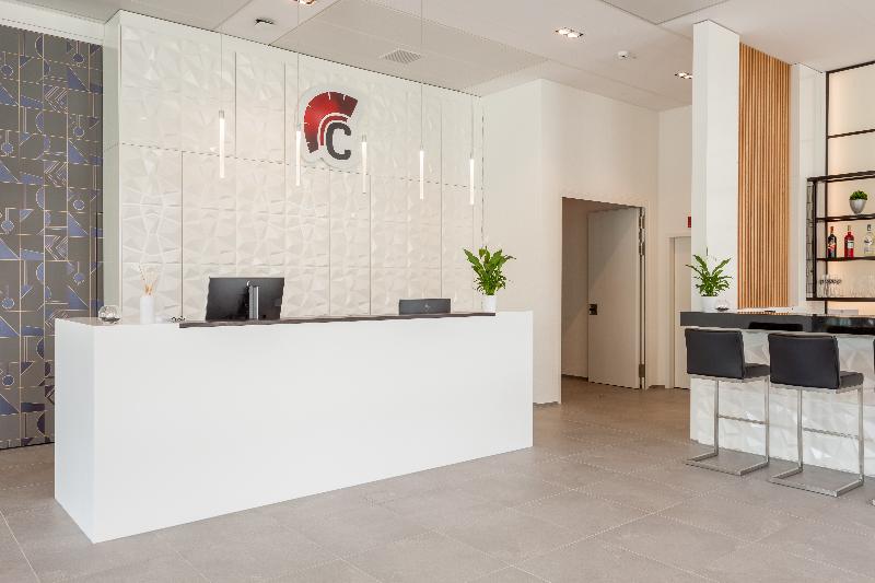Centurion Swiss Quality Towerhotel - Lobi