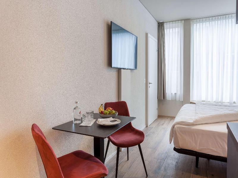 Centurion Swiss Quality Towerhotel - Oda
