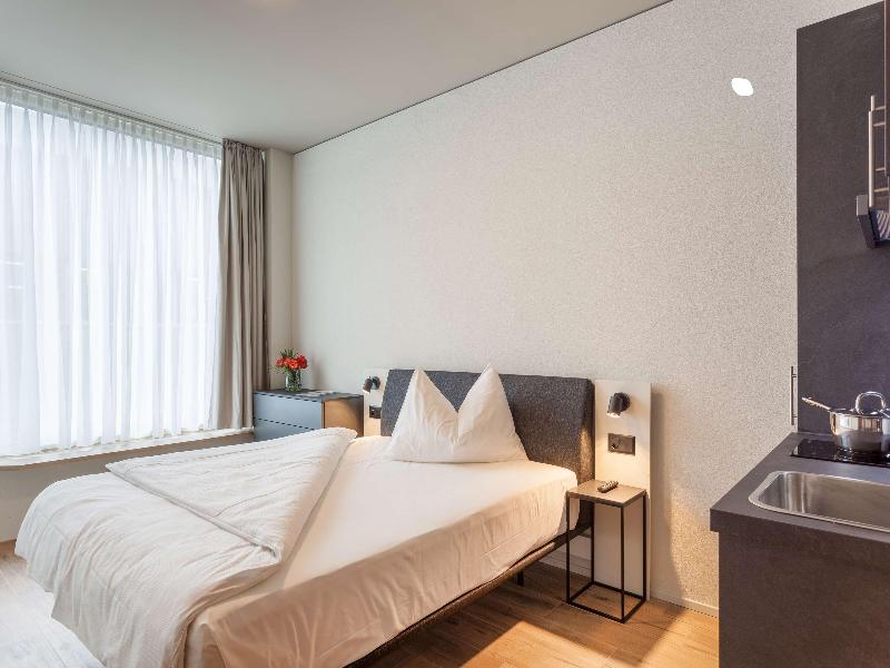 Centurion Swiss Quality Towerhotel - Oda