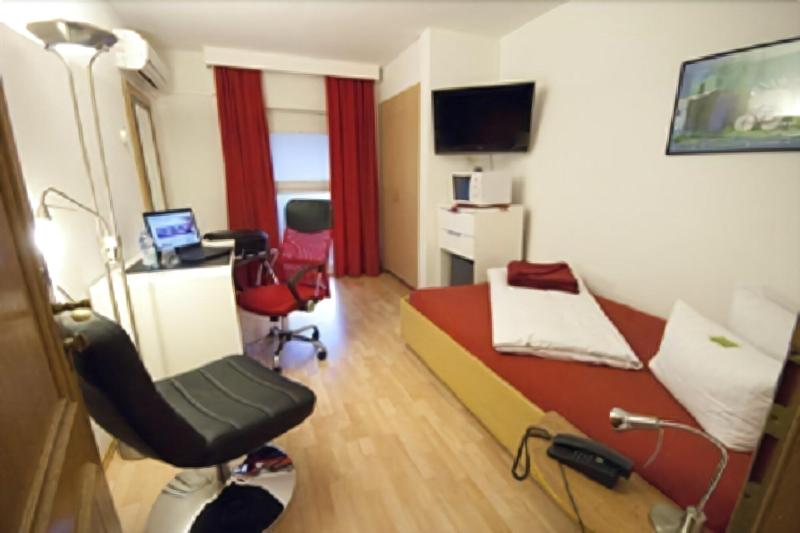 Hotel Restaurant Rosenhof - Oda