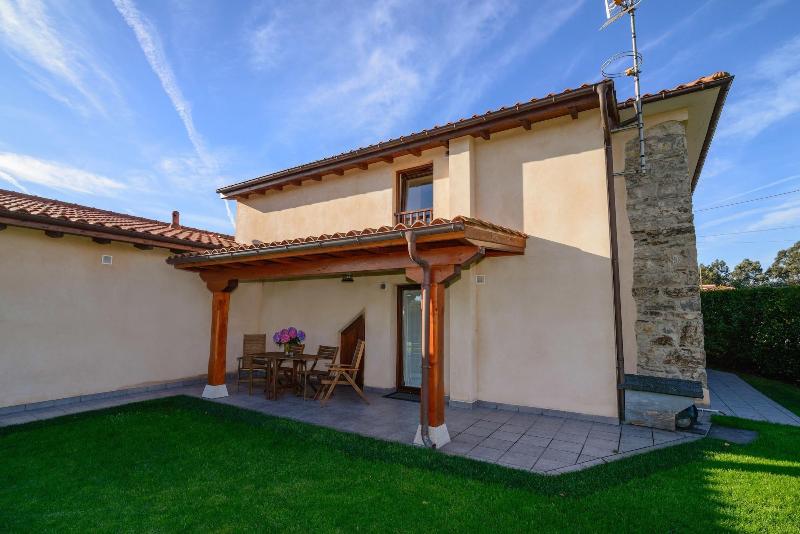 Casona De Llanorrozo - Oda