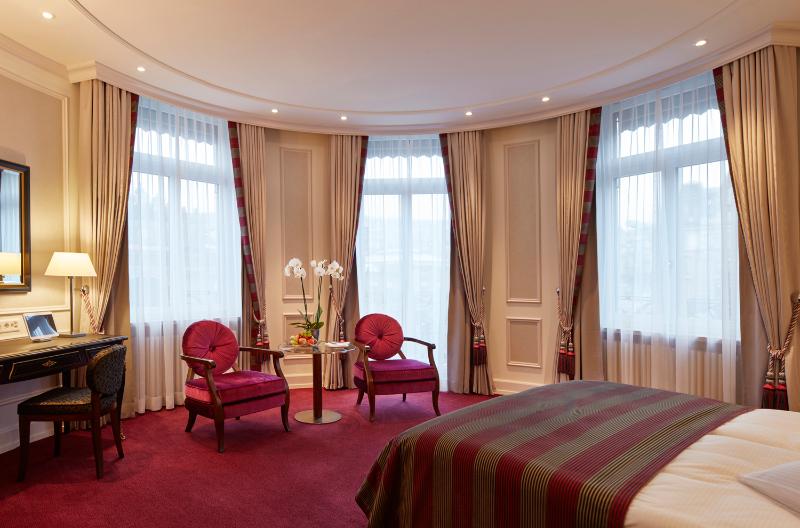 The Dufour, Suites & Rooms by Hotel Schweizerhof - Oda
