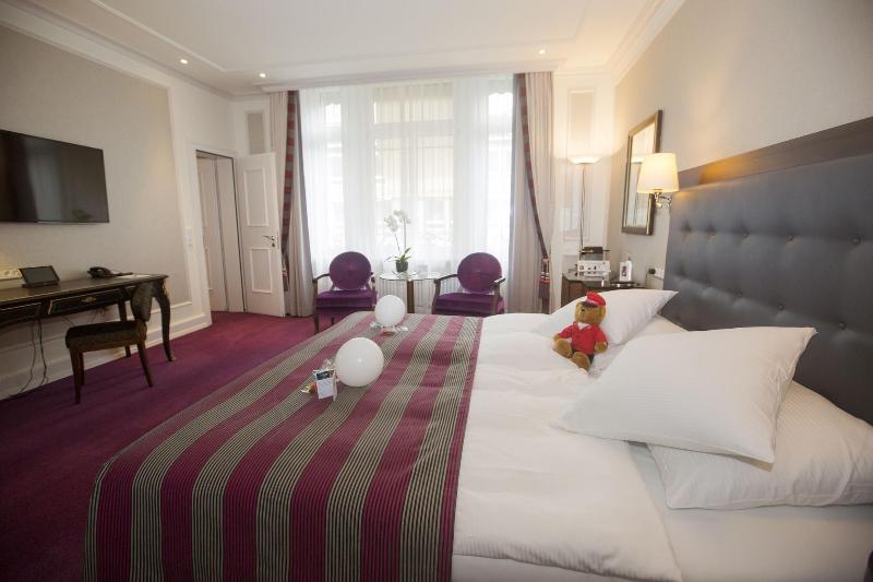 The Dufour, Suites & Rooms by Hotel Schweizerhof - Oda