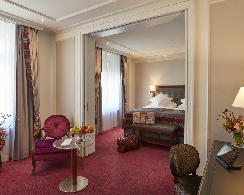The Dufour, Suites & Rooms by Hotel Schweizerhof - Oda