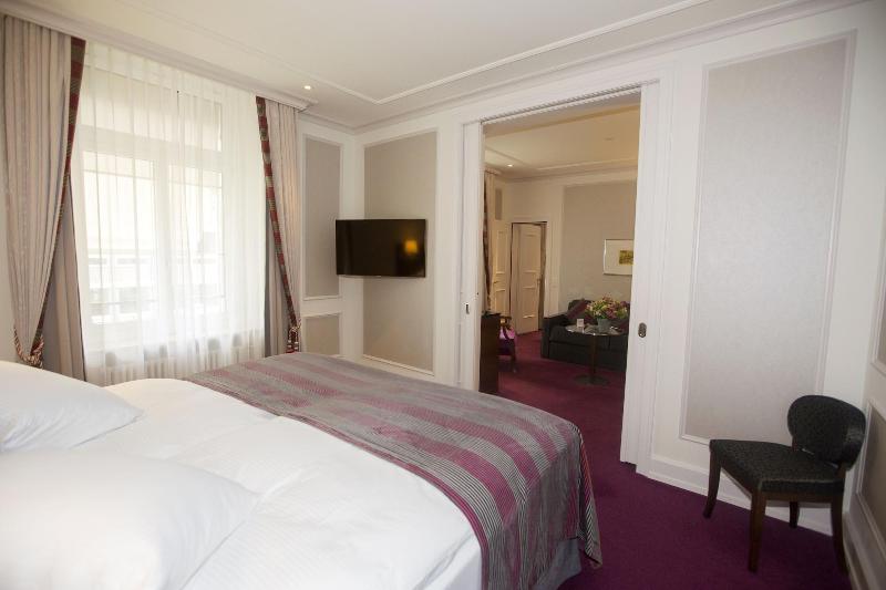The Dufour, Suites & Rooms by Hotel Schweizerhof - Oda