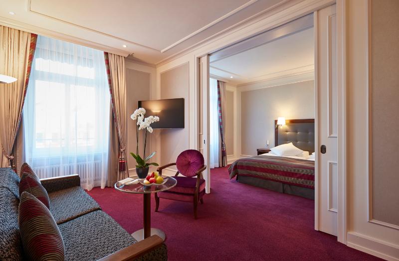 The Dufour, Suites & Rooms by Hotel Schweizerhof - Oda