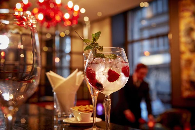 The Dufour, Suites & Rooms by Hotel Schweizerhof - Restoran