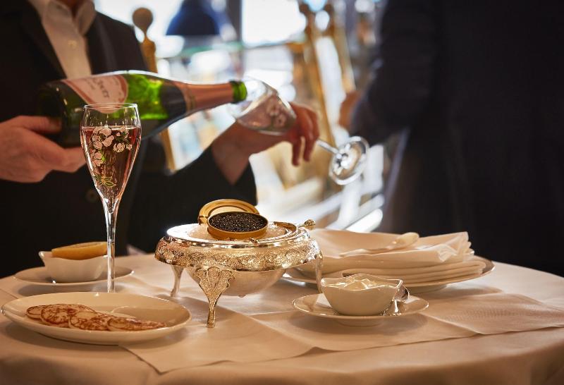 The Dufour, Suites & Rooms by Hotel Schweizerhof - Restoran