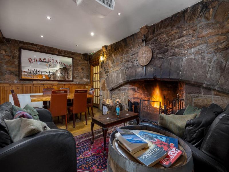 Dornoch Castle - Genel