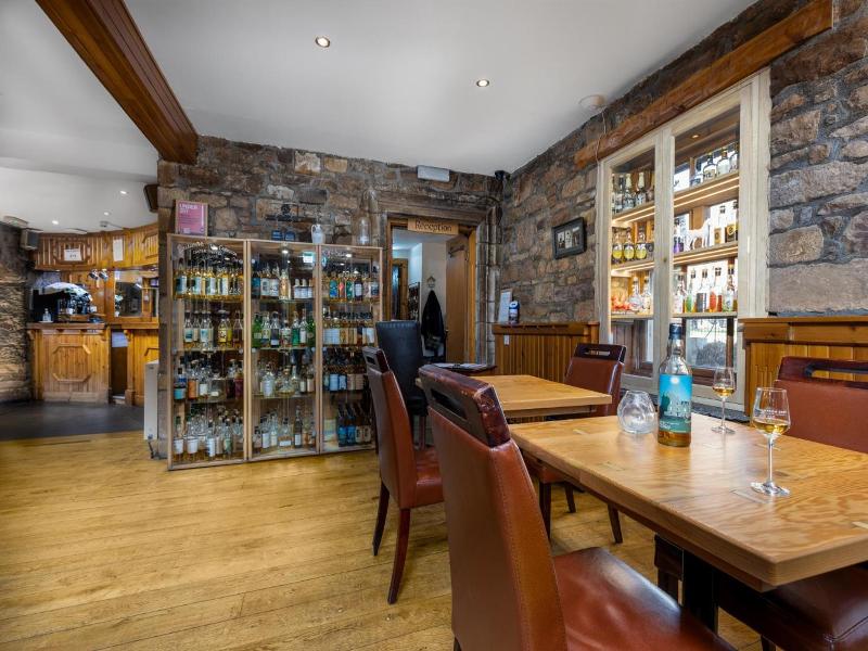 Dornoch Castle - Genel
