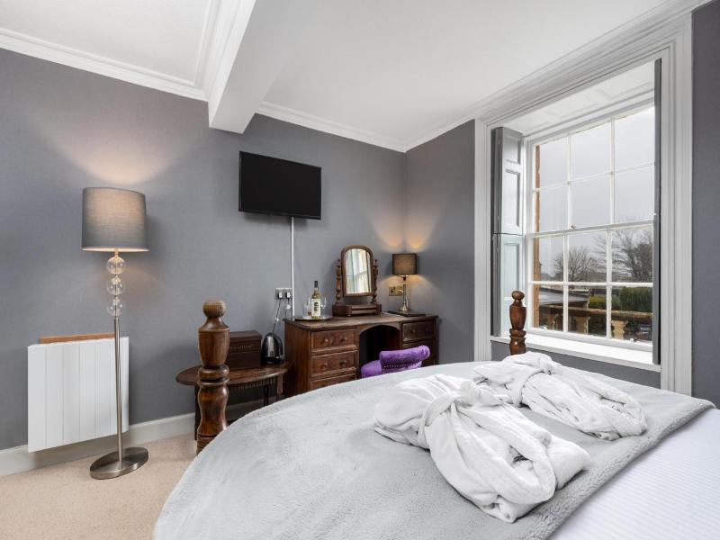Dornoch Castle - Genel