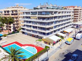 Rentalmar Zahara Family Suites