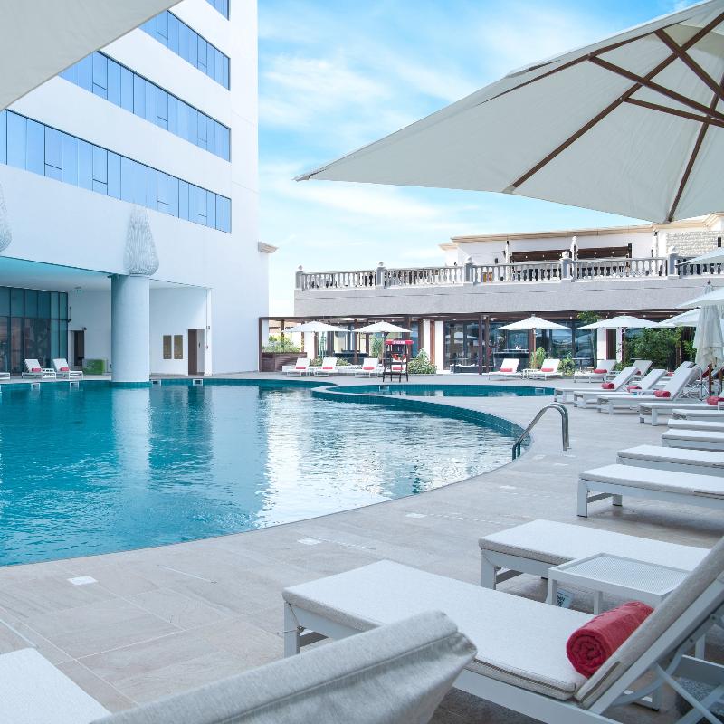 Al Jaddaf Rotana Suite Hotel - Havuz