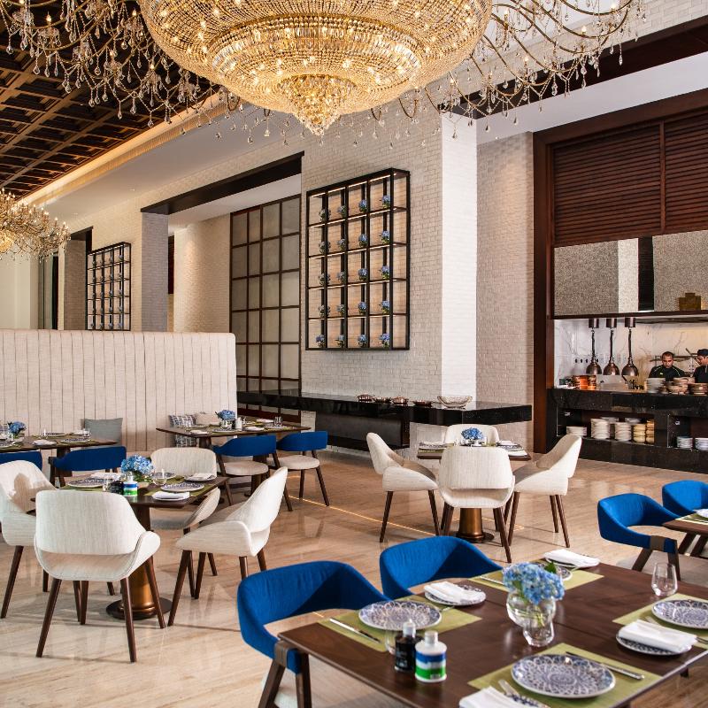 Al Jaddaf Rotana Suite Hotel - Restoran