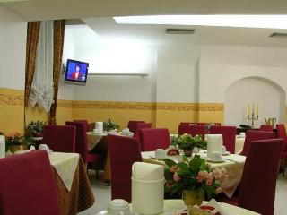 Hotel University
