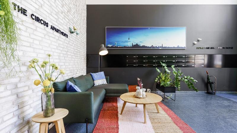 The Circus Apartments - Lobi