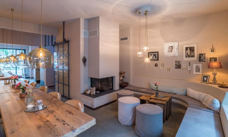 Schoenhouse Studios - Lobi