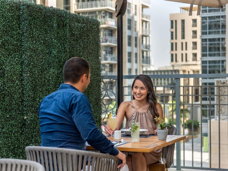 Novotel Dubai Gold District - Restoran