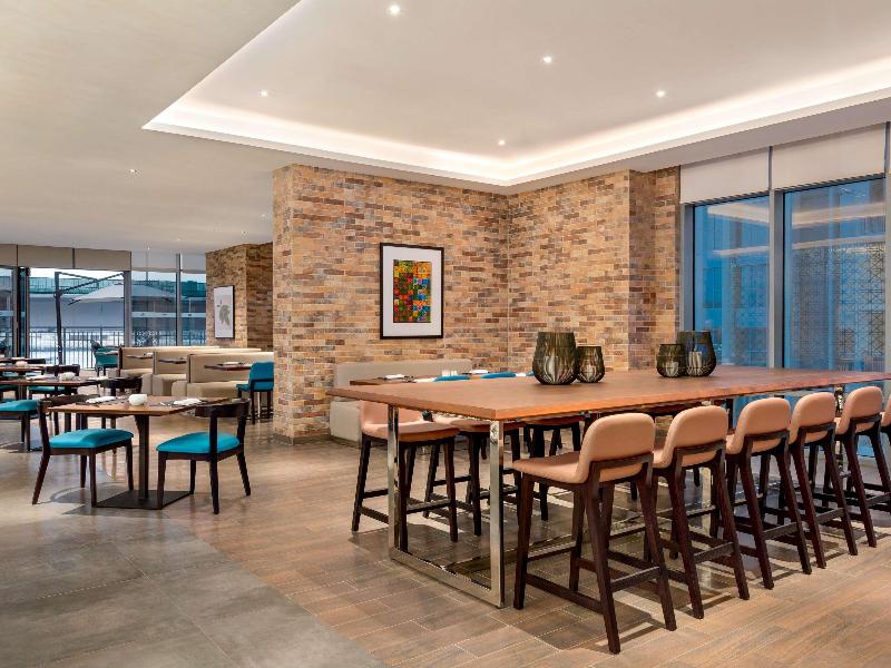 Novotel Dubai Gold District - Restoran