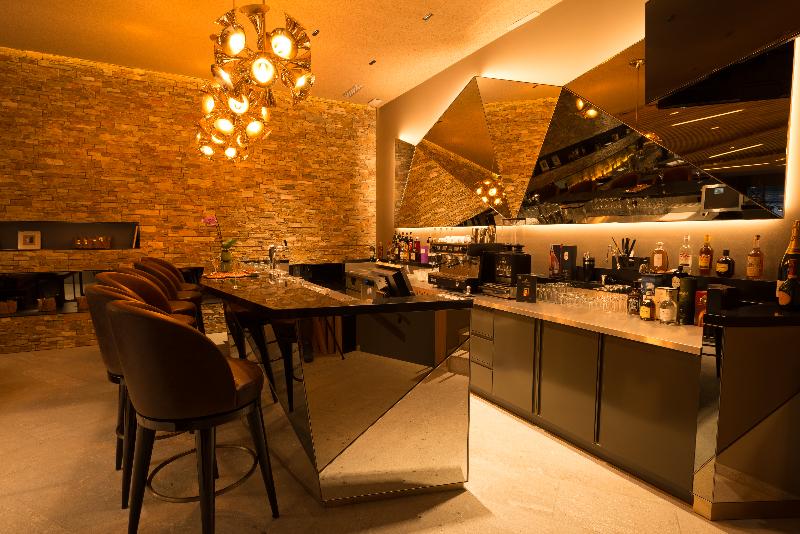 Peaks Place Apartment-Hotel & Spa - Bar