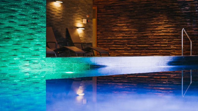Peaks Place Apartment-Hotel & Spa - Havuz