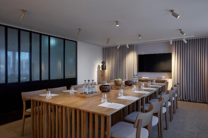 ONE HUNDRED SHOREDITCH - Toplantı