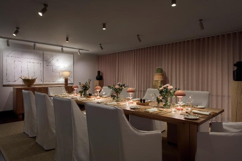 ONE HUNDRED SHOREDITCH - Toplantı