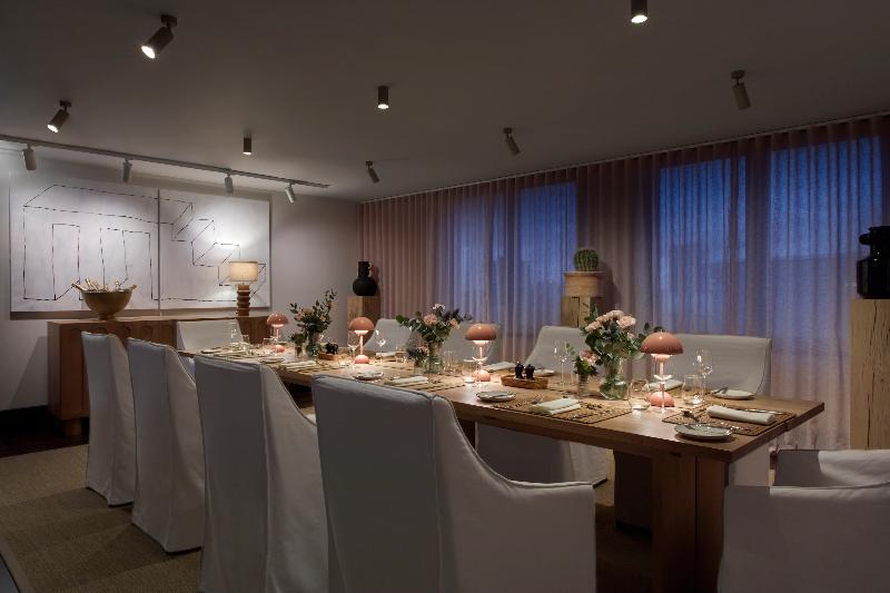 ONE HUNDRED SHOREDITCH - Toplantı
