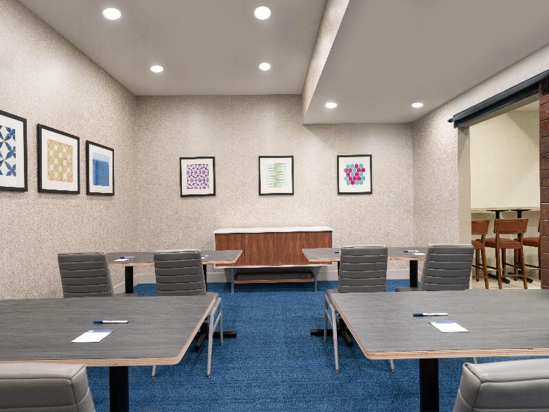 Holiday Inn Express Jamaica - JFK AirTrain - NYC - Toplantı