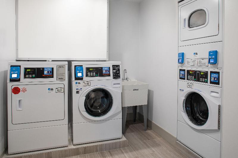 HI Expr & Suites Woodside LaGuardia Airpt by IHG - Genel