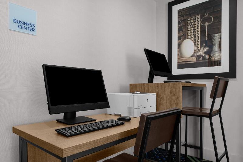 HI Expr & Suites Woodside LaGuardia Airpt by IHG - Genel
