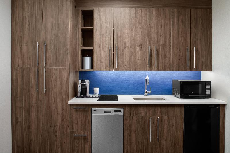 HI Expr & Suites Woodside LaGuardia Airpt by IHG - Oda