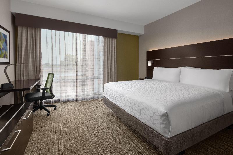 HI Expr & Suites Woodside LaGuardia Airpt by IHG - Oda