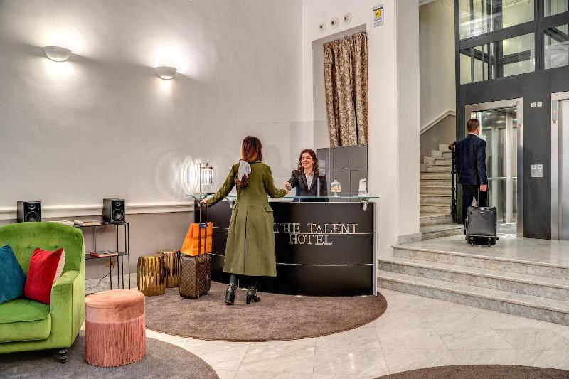 The Talent Hotel - Lobi