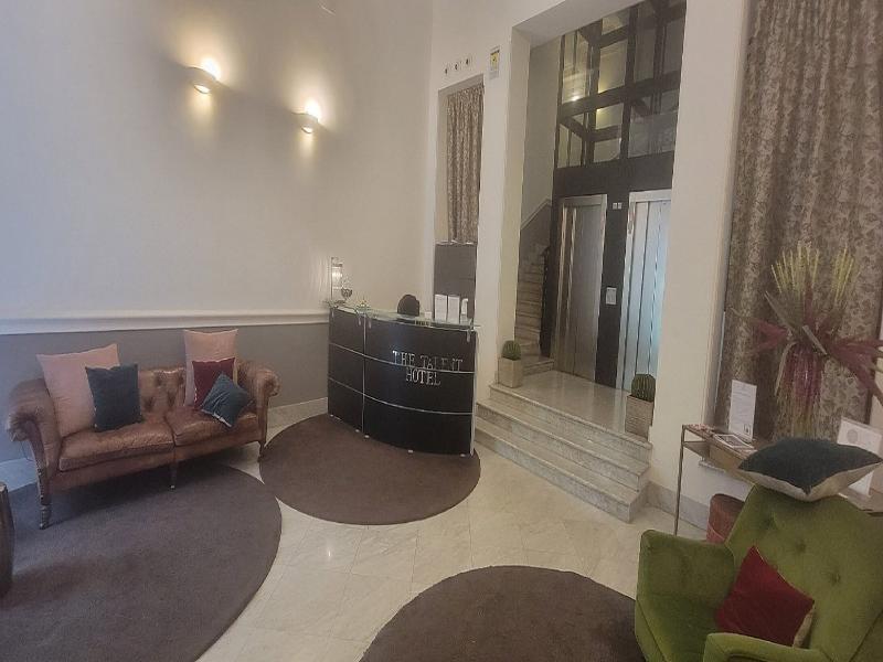 The Talent Hotel - Lobi