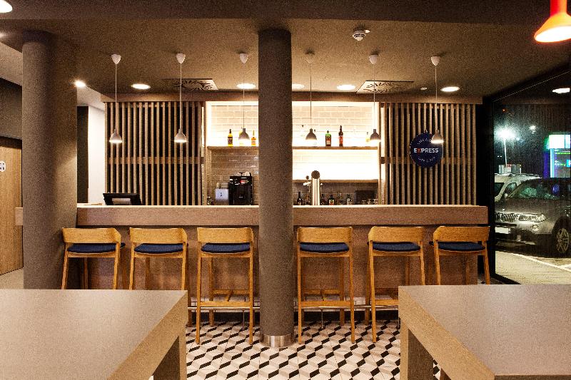 Holiday Inn Express Trier - Bar
