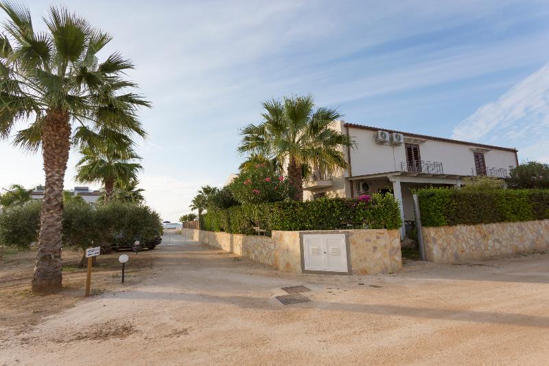 Oasi Guzzetta Hotel e Case Vacanze - Lobi