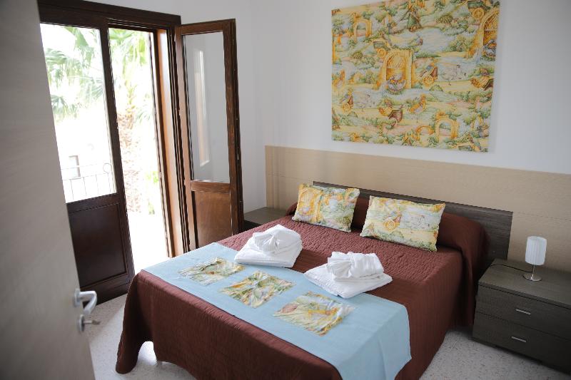 Oasi Guzzetta Hotel e Case Vacanze - Oda