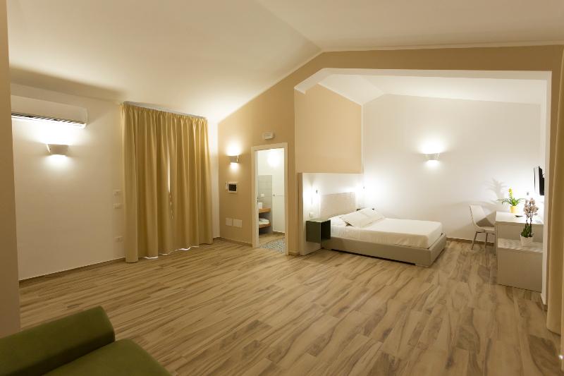 Oasi Guzzetta Hotel e Case Vacanze - Oda