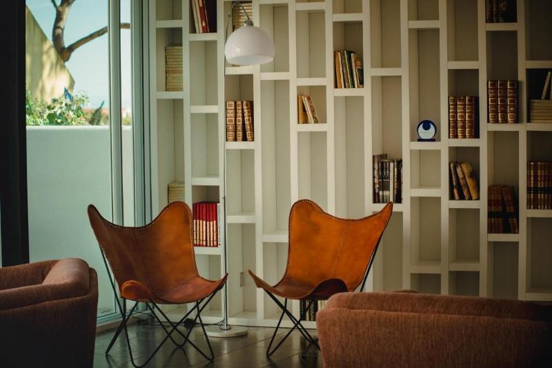 A House In Estoril (Adults Only) - Lobi