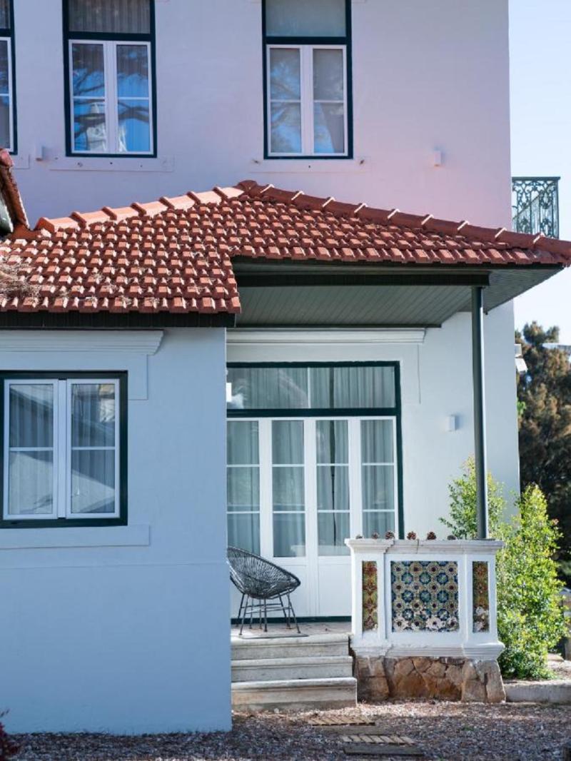 A House In Estoril (Adults Only) - Genel